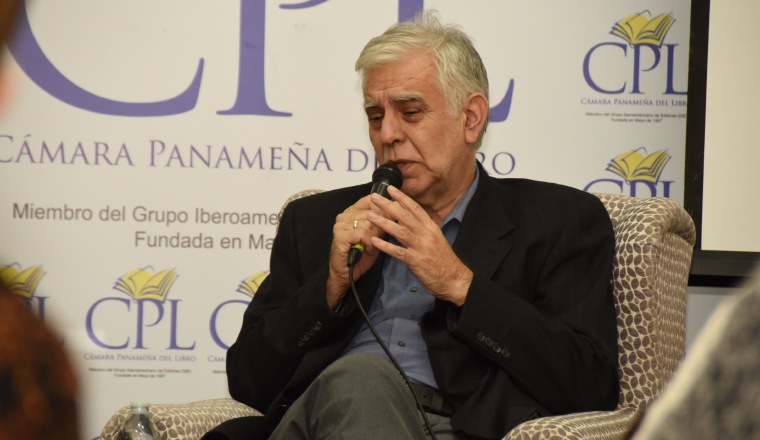 Alonso Cueto, Perú, presentó su novela "La viajera del viento", el 17. /Foto Marly Domínguez
