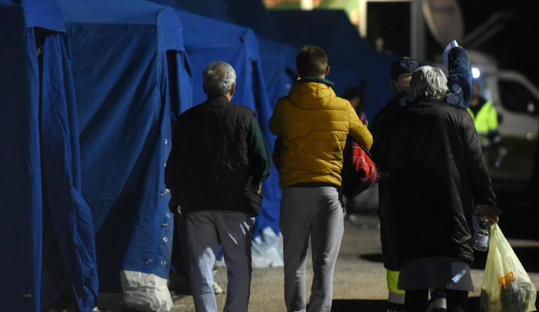 Damnificados se preparan para usar albergues temporales. Damnificados se preparan para usar albergues temporales. /Foto EFE