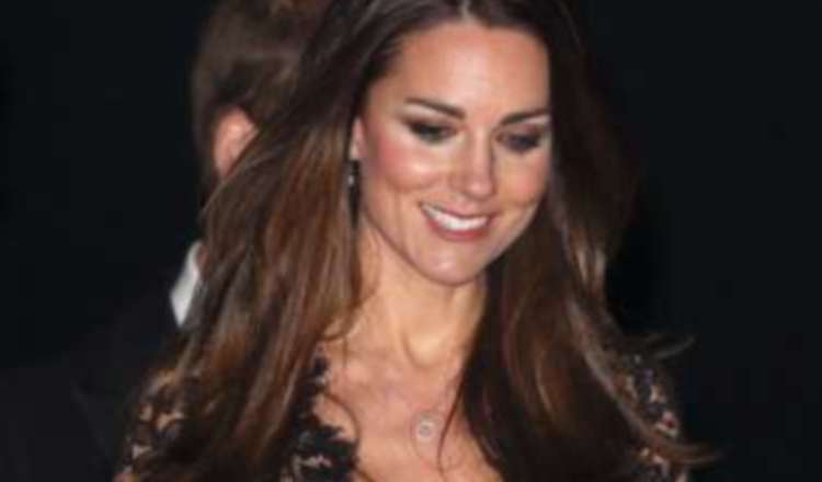 Kate Middleton: El encaje es uno de los materiales favoritos de Kate Middleton, duquesa de Cambridge. Este, de Jenny Packham, lo eligió para una cena real muy elegante.