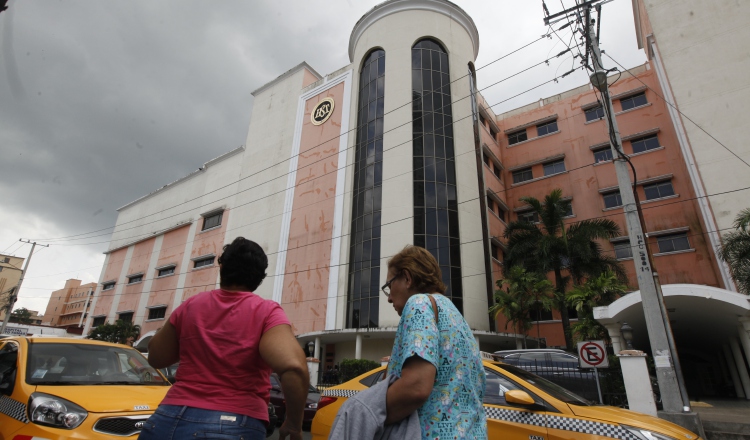 Pacientes siguen enfrentando la crisis de insumos en el HST. /Foto Edwin González