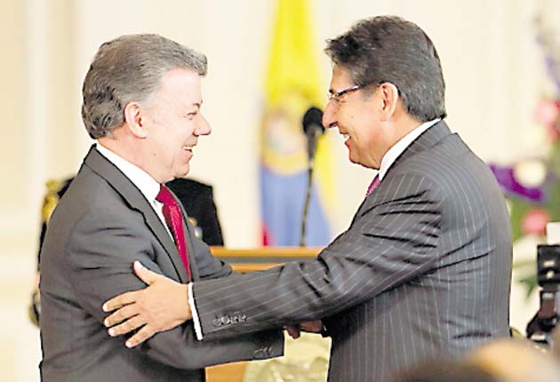 Santos pide a nuevo fiscal combatir la corrupción