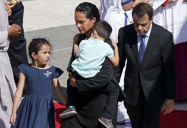 Marcilio Andrino declaró haber sido curado por la madre Teresa. /Foto AP