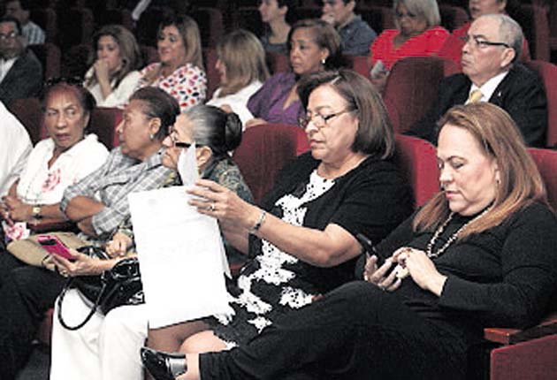 Diputados formulan opiniones contrarias a sus representantes