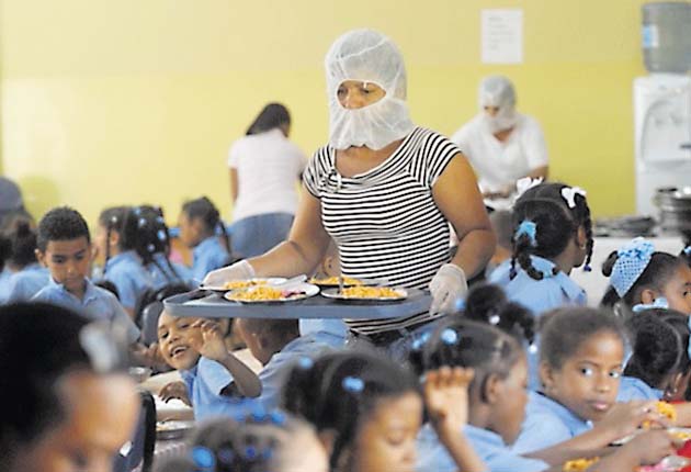 Jornada extendida: Como un total fracaso han catalogado, tanto padres de familia como los propios docentes, la "Jornada Extendida Escolar para Todos", implementada este año por el Ministerio de Educación. Creen que este es un programa utilizado como "bandera política".