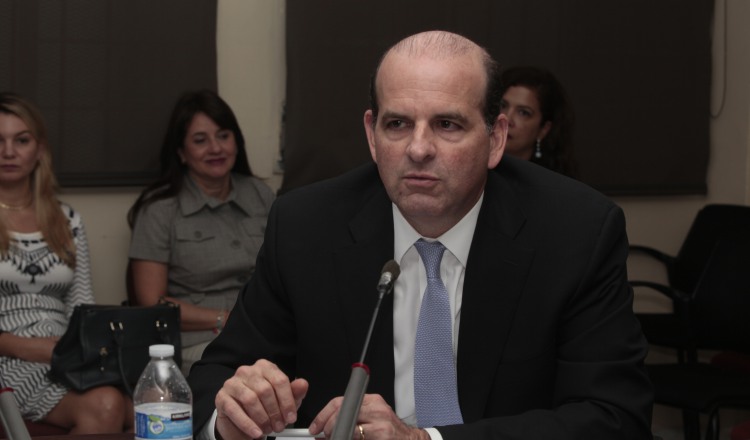 Altos funcionarios cuentan con salarios que superan los $10 mil. /Foto Archivo