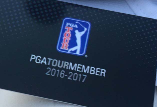 Armour presumió en las redes sociales su tarjeta del PGA Tour. /Foto Redes sociales