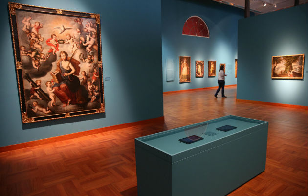Se observa un lienzo del artista Basilio de Santa Cruz, en el Museo de Arte de Lima (Perú). Foto: EFE