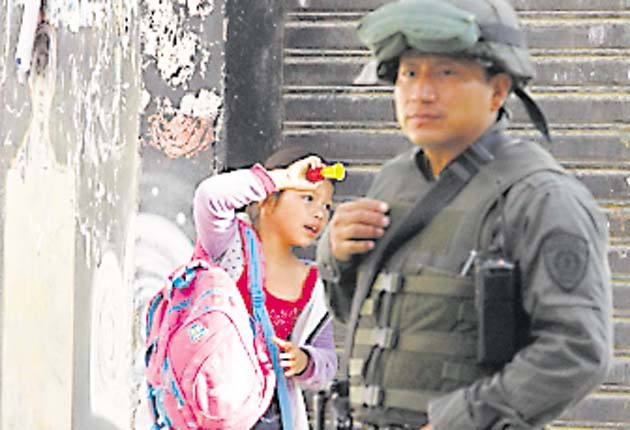 Policías que vigilarán las zonas veredales de Farc ya están listos