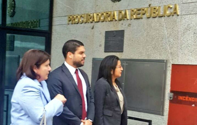 La comisión se apersonó puntualmente a las 5:00 de la tarde. Foto/Cortesía