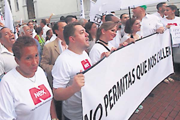 Decisiones judiciales afectan clima laboral en NEXtv, dicen trabajadores