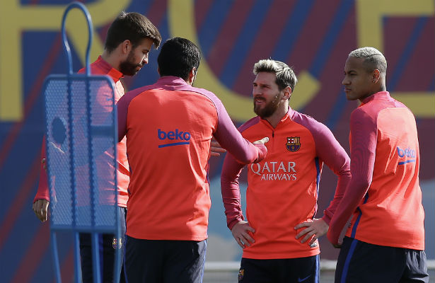 Jugadores del Barcelona durante del entrenamiento./ Foto AP