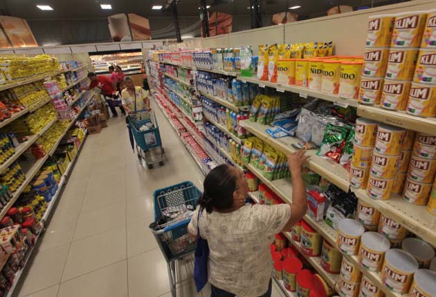 Control de precio: Los ciudadanos han señalado que el sistema del control de precio no ha sido efectivo porque cada día los alimentos están más caros, tanto en el supermercado como en las tiendas.