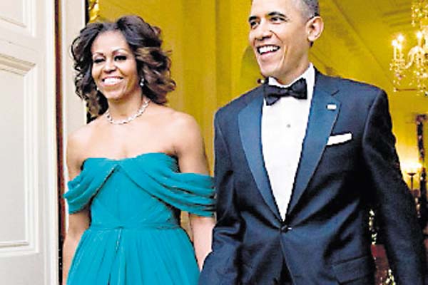 Suspiros: Se ha convertido en todo un ícono de estilo, que no se veía desde tiempos de Jackie Kennedy. De verde, impactó en el evento del Kennedy Center Honores en 2013. El modelo es de Marchesa.