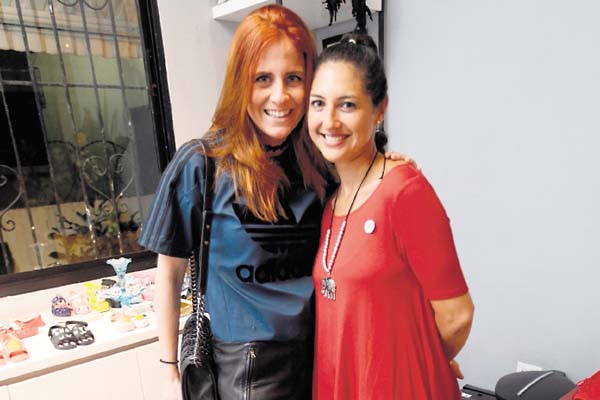 6. Sandra Robles y Georgina Needelman.