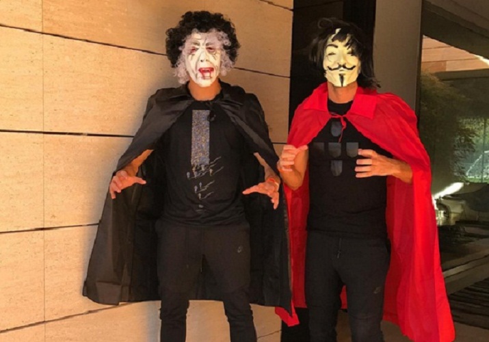 Cristiano con su máscara V de Vendetta. Foto/Redes sociales