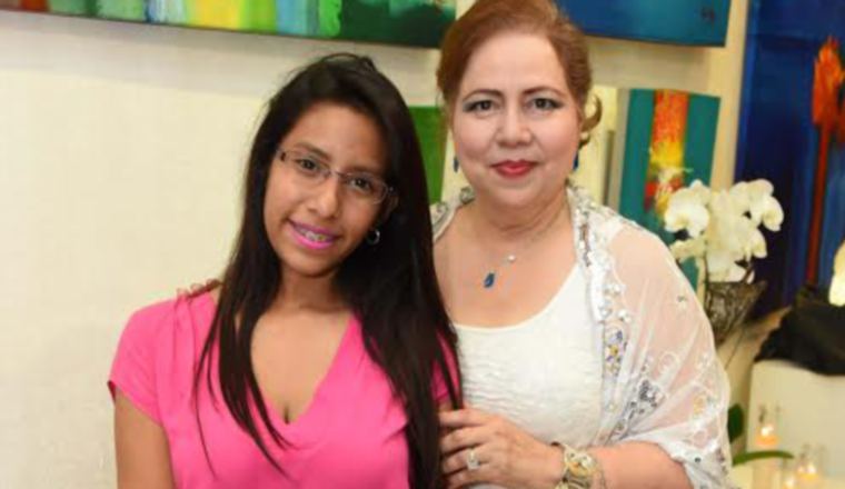 4. Teresa Montenegro y Sandra Ríos.