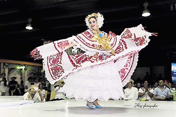 Pollera panameña, el más bello traje del mundo