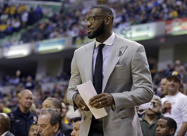 LeBron hizo la donación a