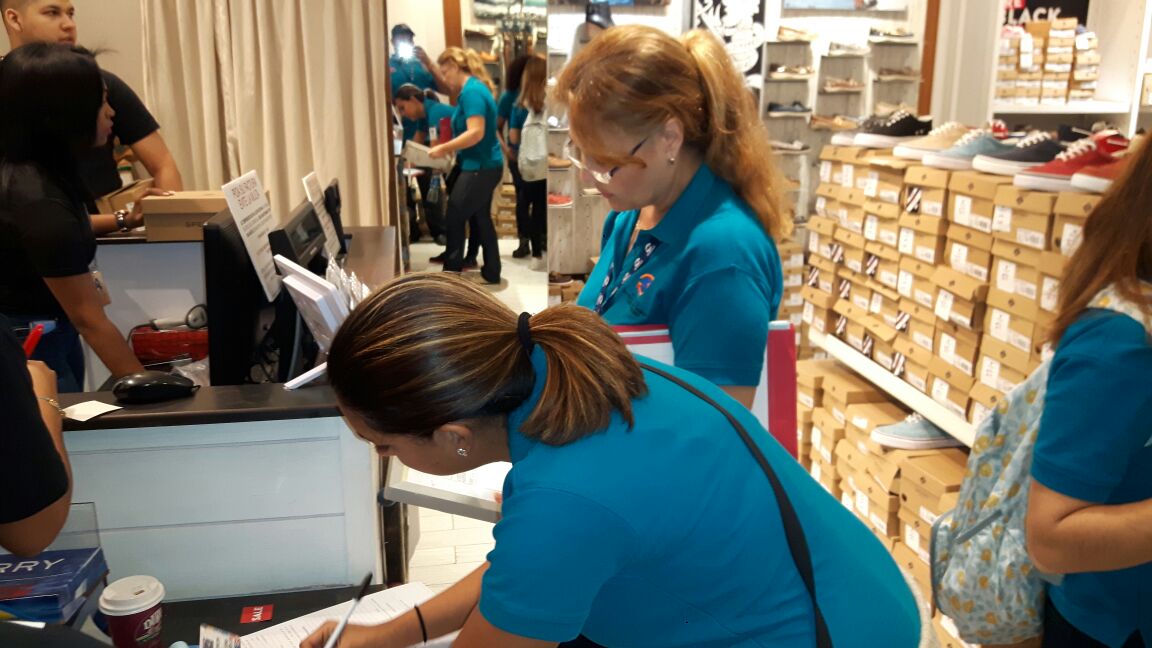 Los inspectores de Acodeco están debidamente identificados. 