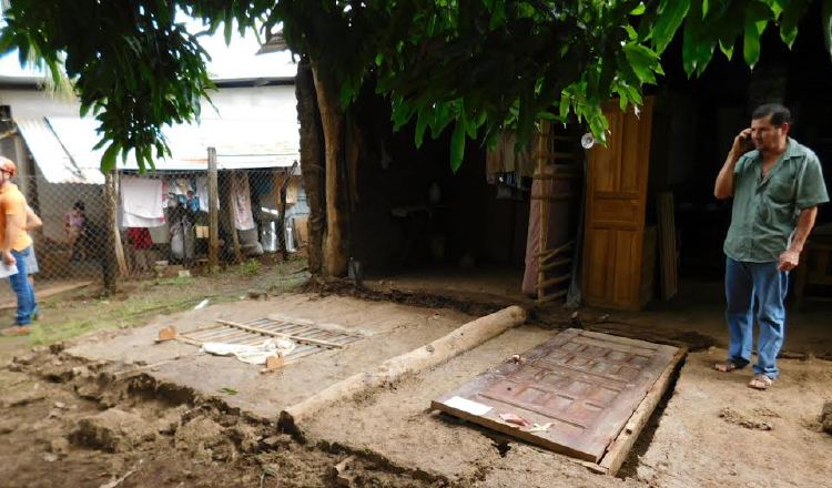 La casa de quincha de Nelson Rodríguez, en el Espavé de Guararé, fue la más afectada por las lluvias. /Foto Zenaida Vásquez