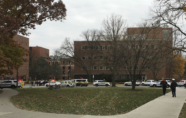 Se vivieron momentos de incertidumbre en el campus de la Universidad de Ohio. FOTO/AP