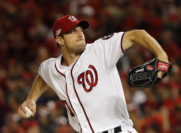 Scherzer ganó su segundo Cy Young, esta vez en la Nacional. Foto/AP Scherzer ganó su segundo Cy Young, esta vez en la Nacional. Foto/AP