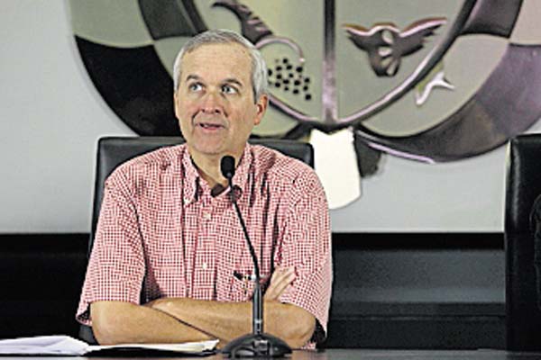 Cenas, cumbres y lujosos regalos, práctica común de este gobierno