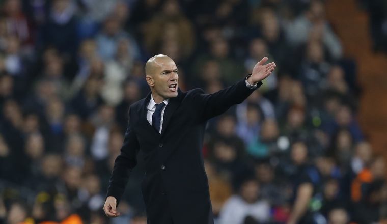 Zidane se mostró descontento con los últimos minutos jugados. Zidane se mostró descontento con los últimos minutos jugados. /Foto EFE