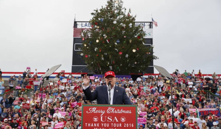 Donald Trump, asegura que las cosas cambiarán en el 2017. /Foto AP