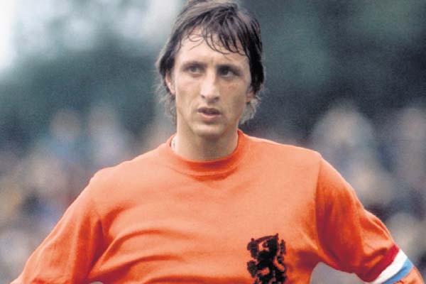 Johan Cruyff: El mito del fútbol holándes, y quien instauró el famoso “tiki-taka” en el FC Barcelona, perdió en marzo su batalla con el cáncer. Tenía 68 años de edad.