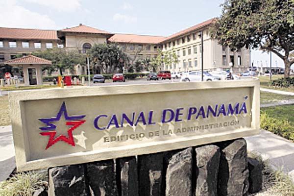 Sindicatos muestran descontento  contra el administrador del Canal