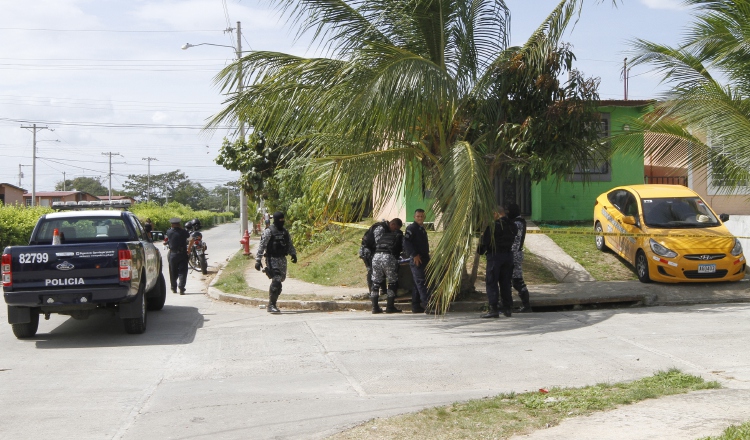 Imágenes del levantamiento del cadáver en la residencia de la víctima, ubicada en Cabra de Pacora,  Edwuard Santos 