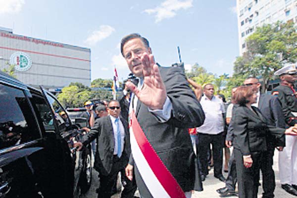 Gobierno de Varela envuelto en escándalos