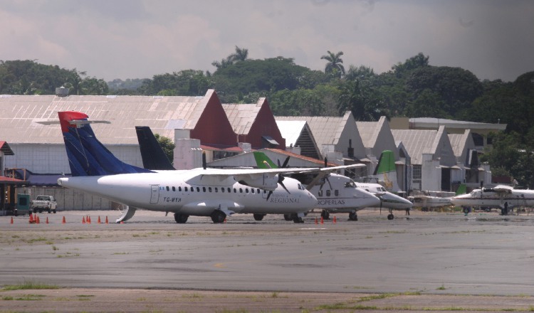 Miembros del sector turístico panameño piden a las autoridades mejorar las condiciones de los aeropuertos regionales del país. /Foto Archivo 