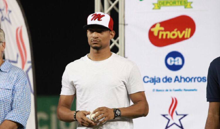  Con la participación de los grandes ligas panameños Christian Bethancourt y Enrique Burgos Jr. comenzó ayer la edición 48 del Campeonato Nacional de Béisbol Juvenil. /Foto Anayansi Gamez