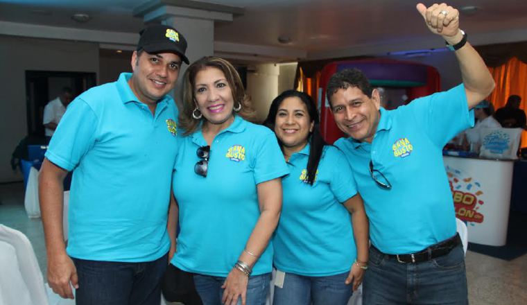 2. Jorge Villarreal, Rigoberto Medina, Mayra Opino y Betzy Rojas.