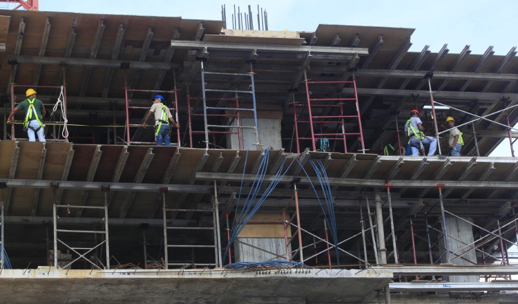 Cifras indican que el valor total de los proyectos de construcción hasta noviembre del año 2016 han bajado en un 4.6%. Archivo