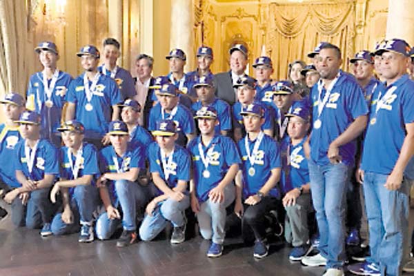 Empezaron los reconocimientos para los nuevos campeones