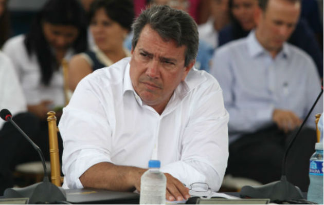 Fonseca Mora: 'Ministro de Obras Pública, Ramón Arosemena tenía conocimiento de irregularidades en Cinta Costera y se reservó la información respondiendo al Ejecutivo'.