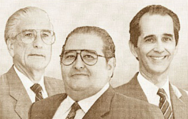 Junto a Guillermo Ford  y Guillermo Endara Galimany (centro).