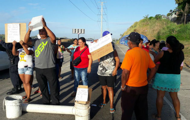 Agua las 24 horas al día quedaron solo en promesas.