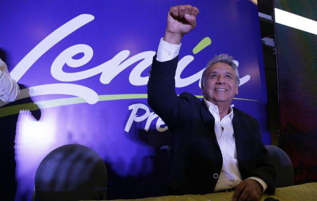 El candidato oficialista a la Presidencia de Ecuador, Lenin Moreno, encabeza los resultados de las elecciones celebradas con el 38.40% de los votos. FOTO/EFE