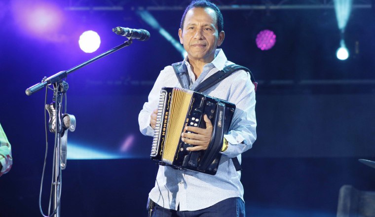 Nenito Vargas interpretó sus conocidos éxitos. Nenito Vargas interpretó sus conocidos éxitos.