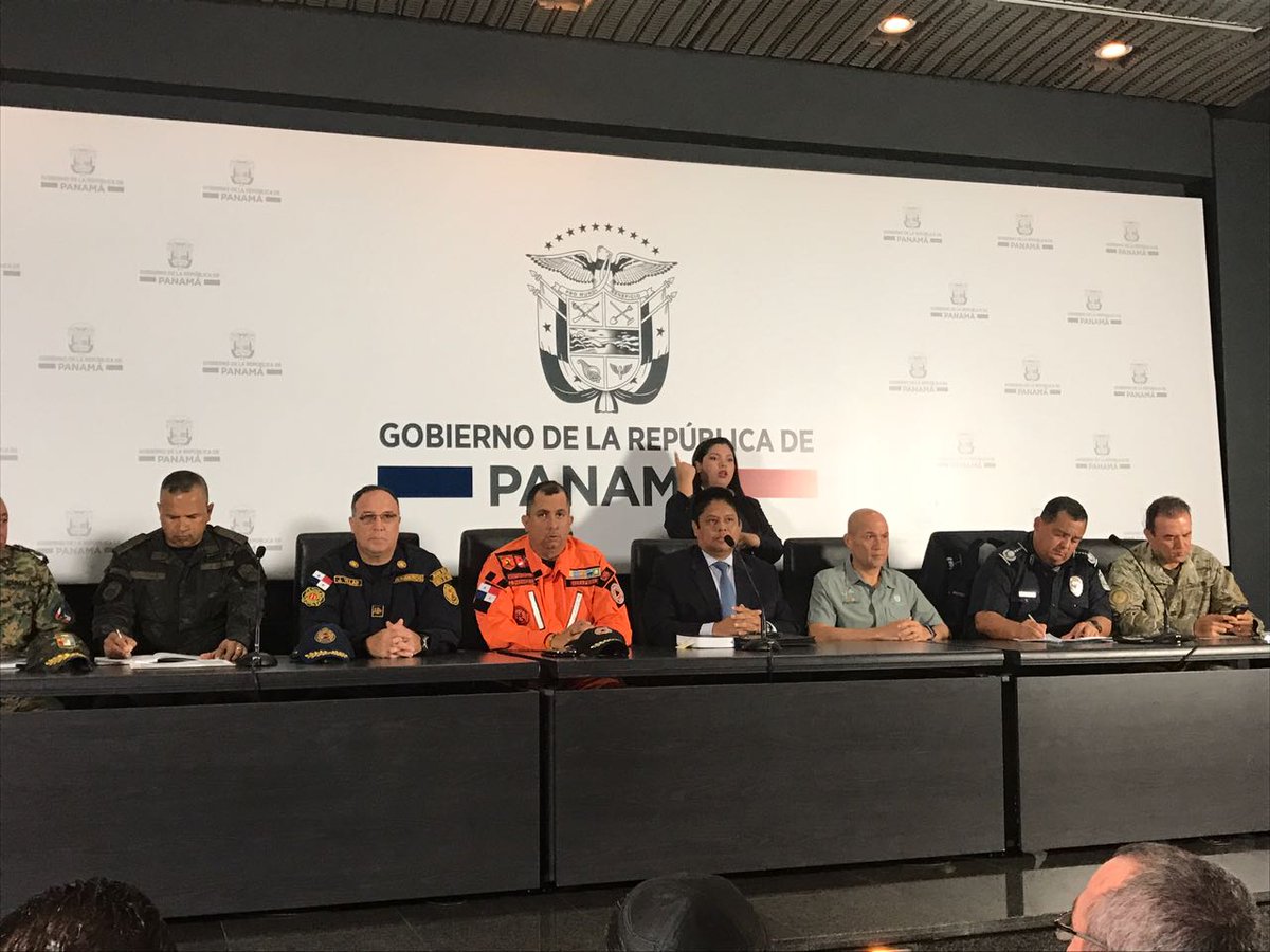La conferencia de prensa en la Presidencia reunió a todos los estamentos de seguridad del país.