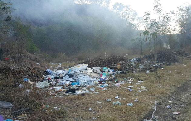 De acuerdo a registros de la empresa Sacosa, actualmente un 15% de la  población de Santiago no paga por el servicio de recolección de basura. Fotos: Víctor Eliseo Rodríguez. 