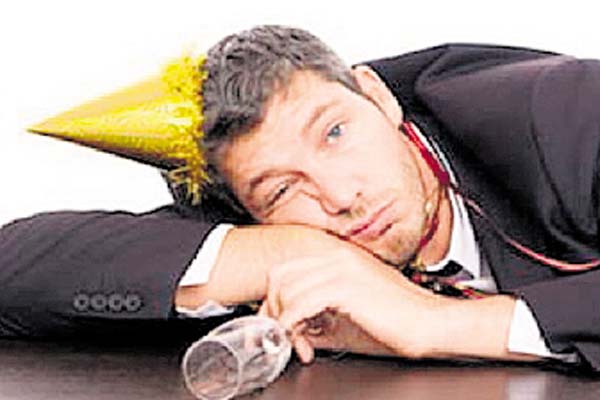 El peor enemigo que existe es ir a  laborar después de una  fiesta