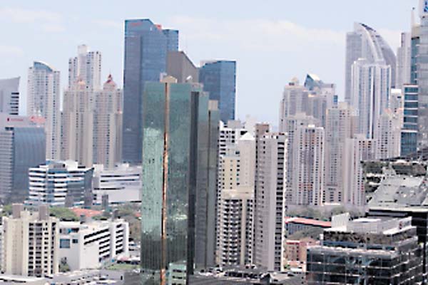 EE.UU. mantiene a Panamá en lista negra por blanqueo de capitales