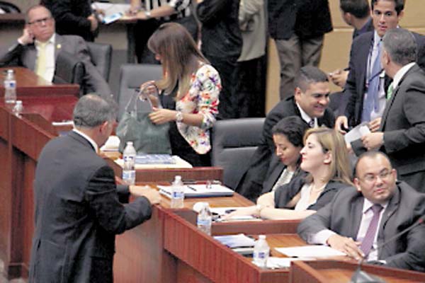 Se requiere investigar a fondo para detectar el movimiento de coimas