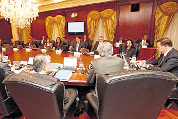 Encargados de ‘call center’   fueron nombrados en cargos del Gobierno