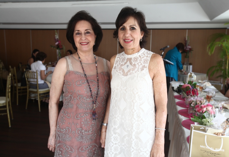 5.  Beatriz Valdés y Mariana García